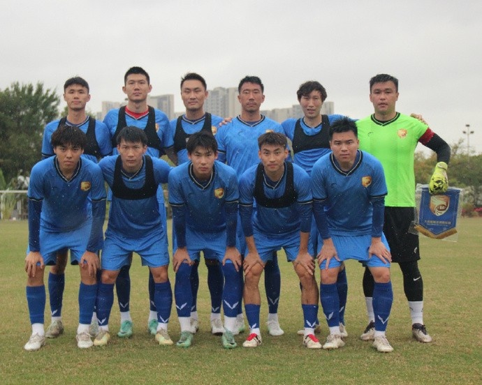 穆謝奎連入兩球?qū)⒈确帜孓D(zhuǎn)，大連鯤城2-1戰(zhàn)勝山西崇德榮海