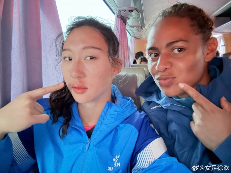 神勇！女足國門徐歡曬照，比賽中被球砸臉仍力保球門不失