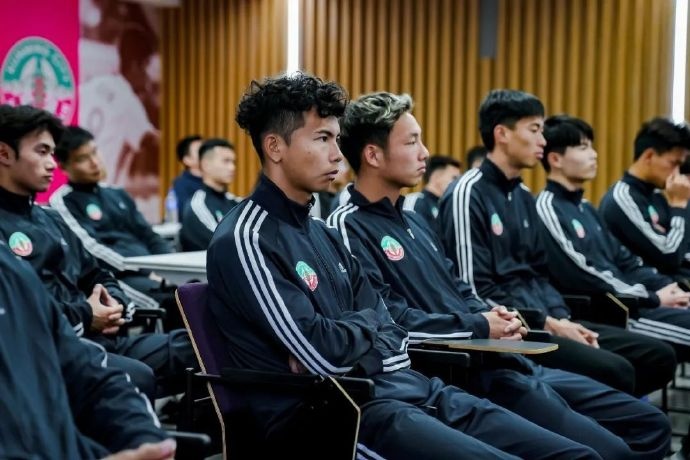 出征中乙！昆明城星足球俱樂部11日舉行新賽季見面會暨出征儀式