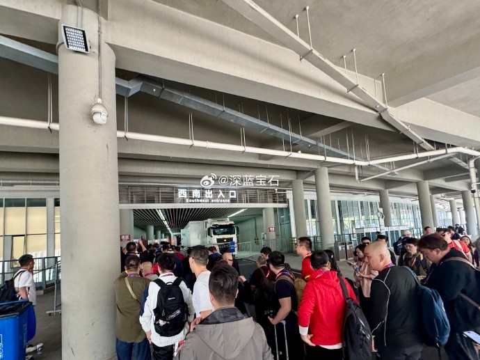 盛況空前！記者曬照：距離中澳之戰(zhàn)還有三小時，現(xiàn)場記者已超百名