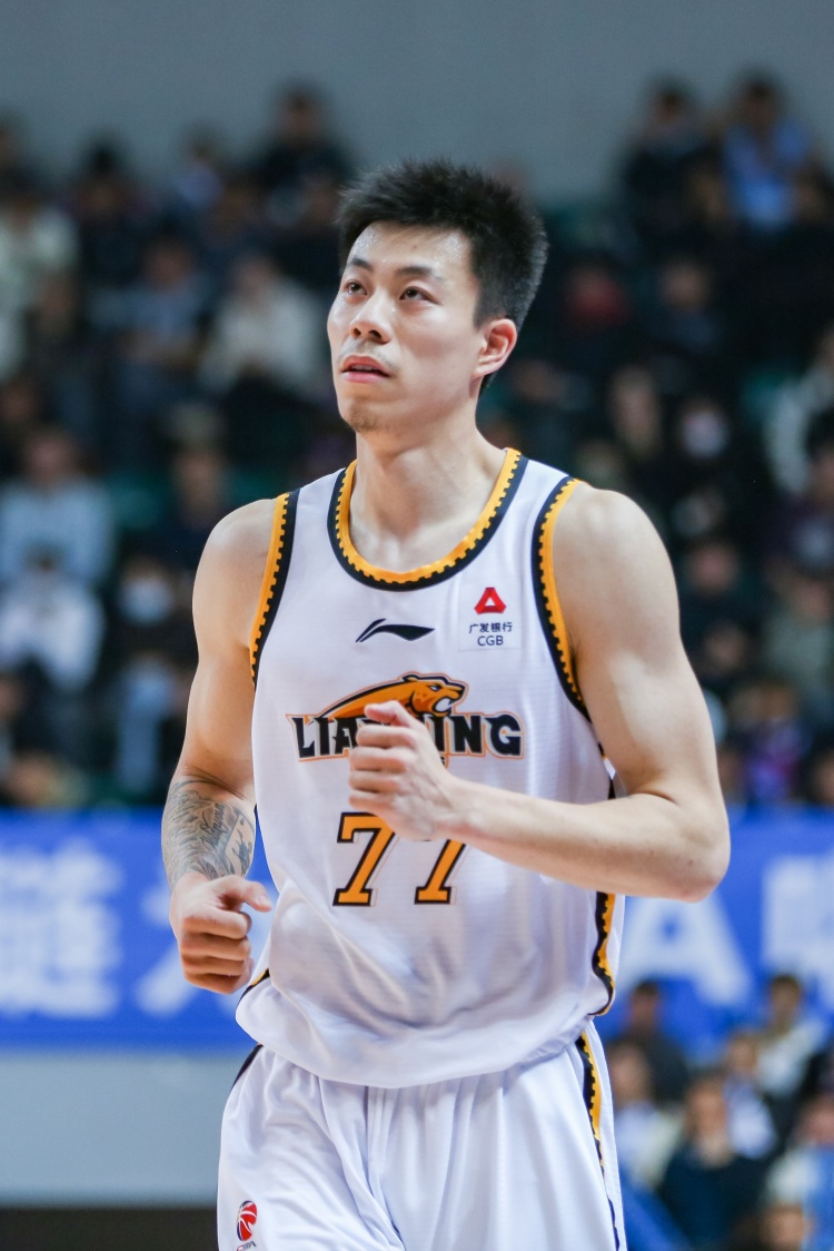 媒體人：張鎮(zhèn)麟、韓德君將因傷缺席今晚對陣北控的比賽