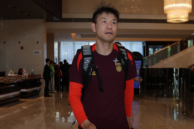 李源一3次助攻位居助攻榜榜首，李璇：再看伊萬發(fā)言覺得有種錯亂