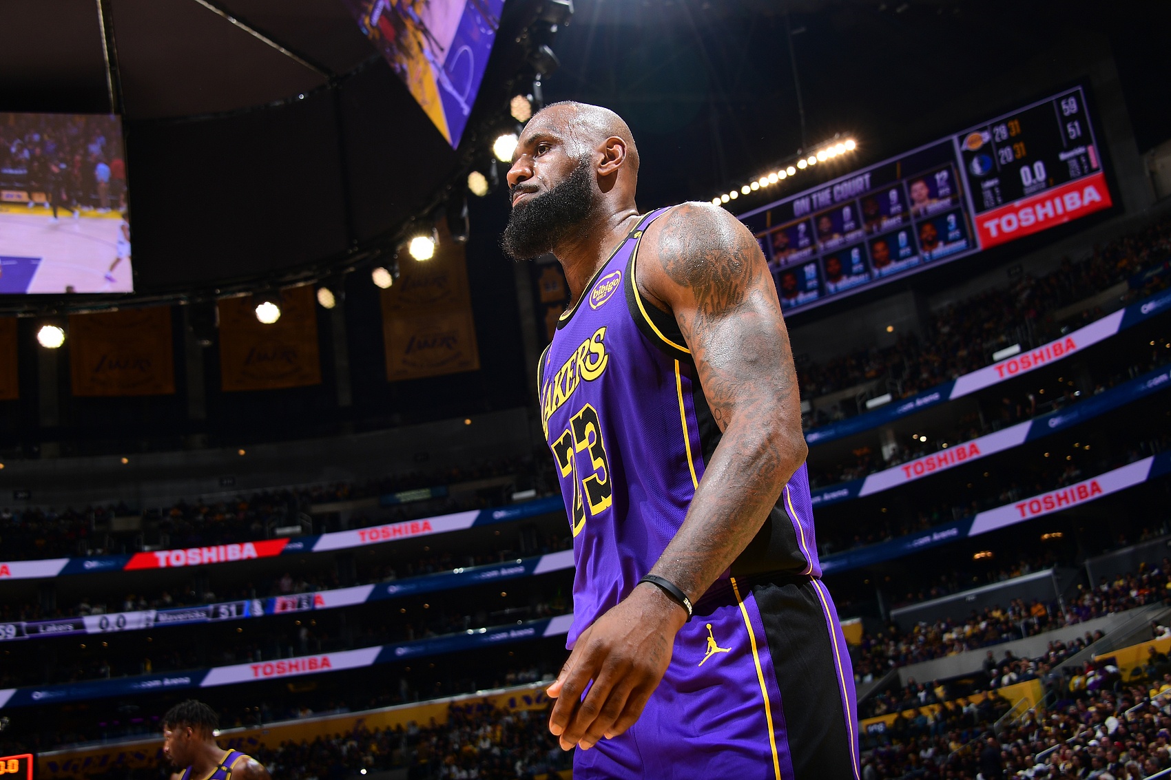 40歲零61天！整個2月詹姆斯場均29.3分 成NBA單月場均25+最老球員